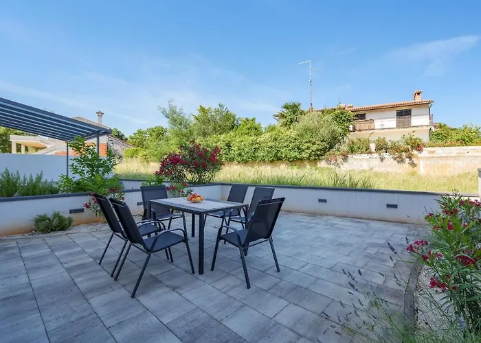 Nyaraló With 3 Bedrooms Poreč