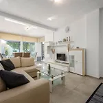 With 3 Bedrooms Holiday home *
