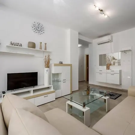 With 3 Bedrooms * Poreč