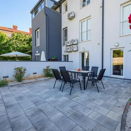 With 3 Bedrooms * Пореч