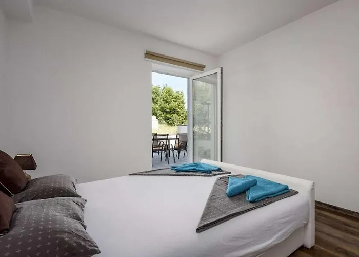 With 3 Bedrooms Будинок відпочинку